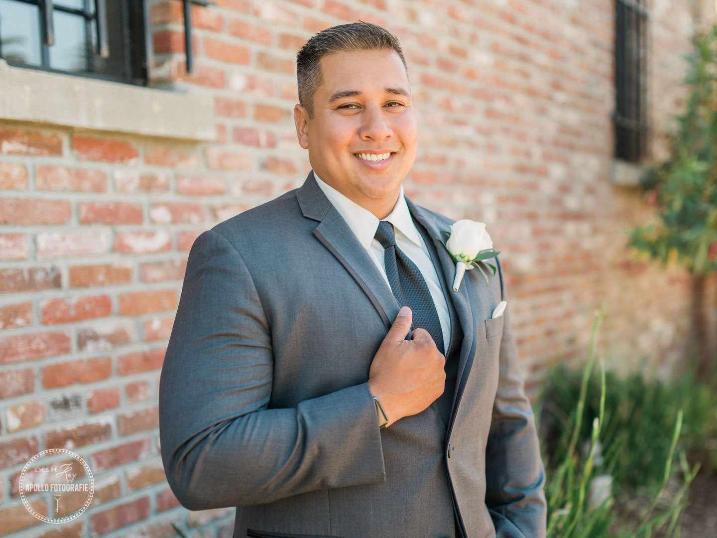 groom brick wall