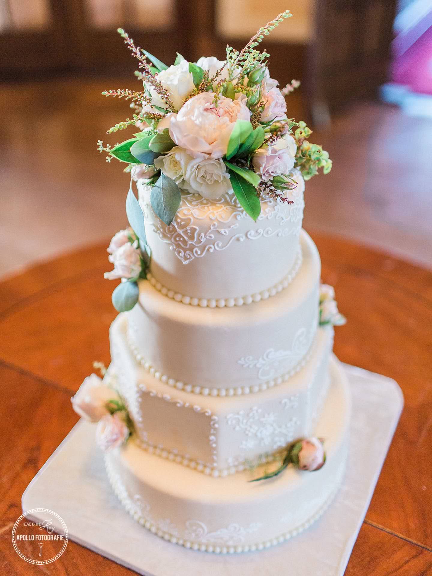 wedding cake