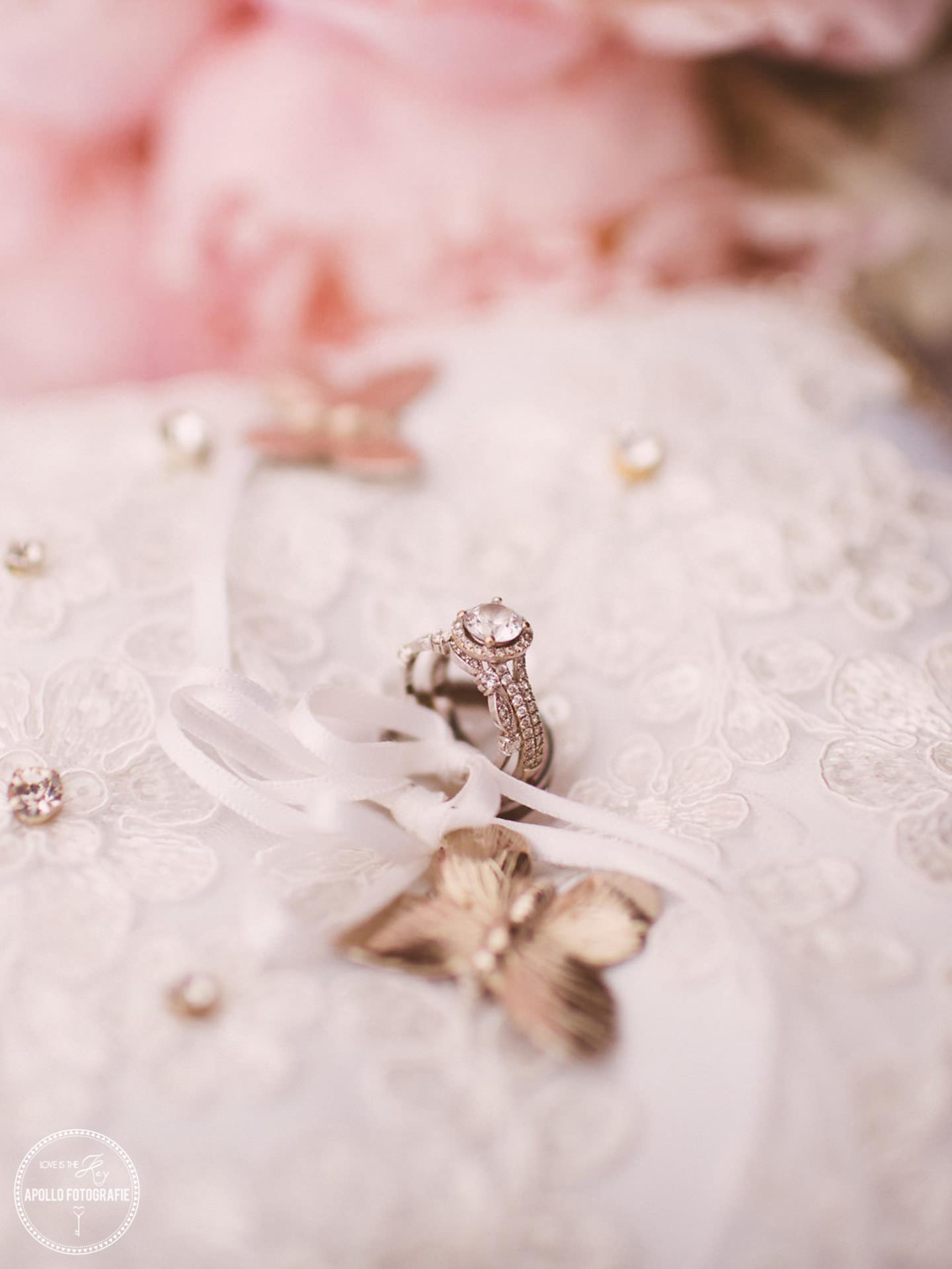 wedding ring